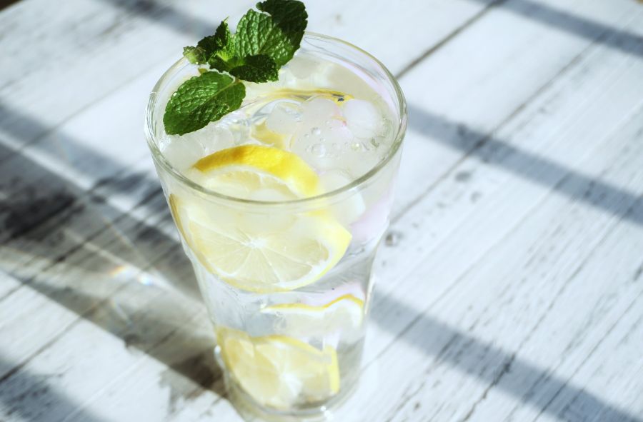 Citronnade givrée à la menthe