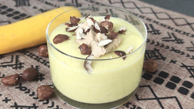 Velouté de courgettes jaunes, foie gras et noisettes